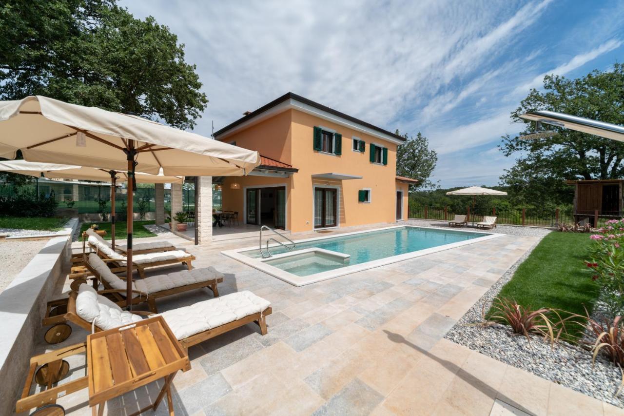 Old Oak Villa *